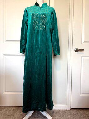 Vintage Apostrophe Long Velour Green Robe Gold Embroidered Detail Size 16/18 USA